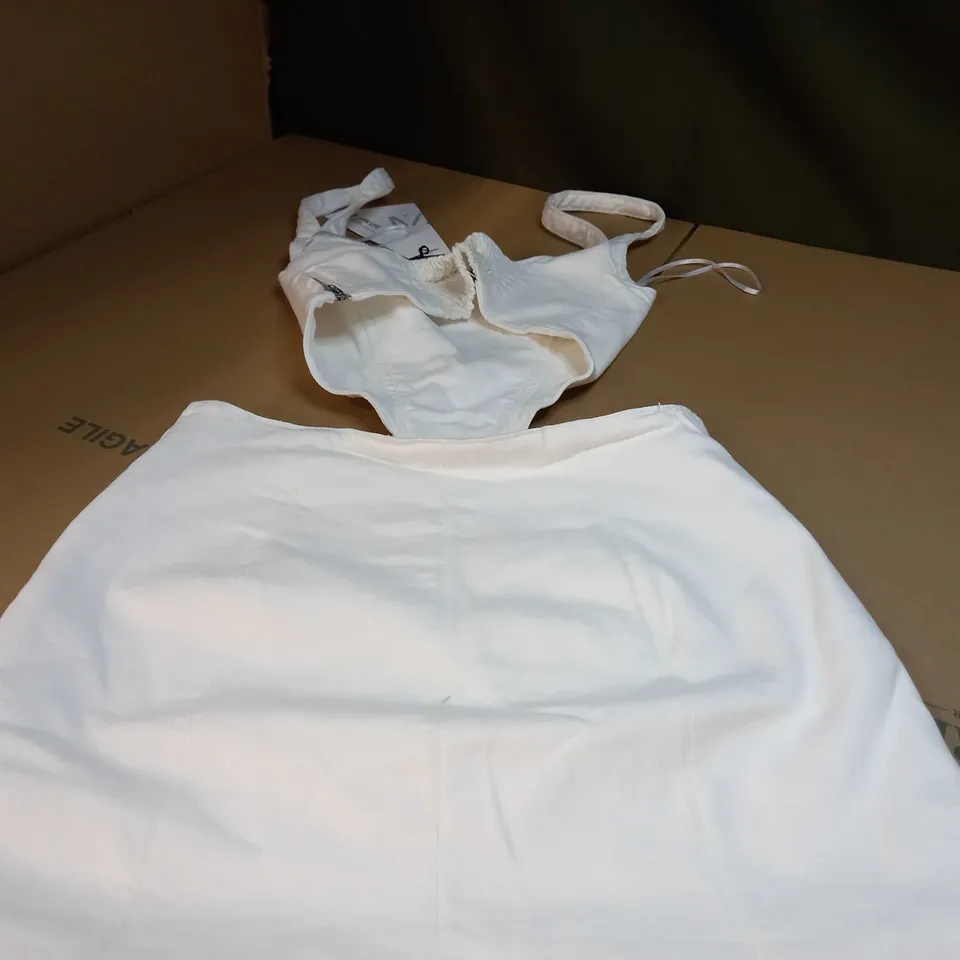 ZARA WHITE BACKLESS/CUTOUT STATEMENT DENIM MINI DRESS - XS