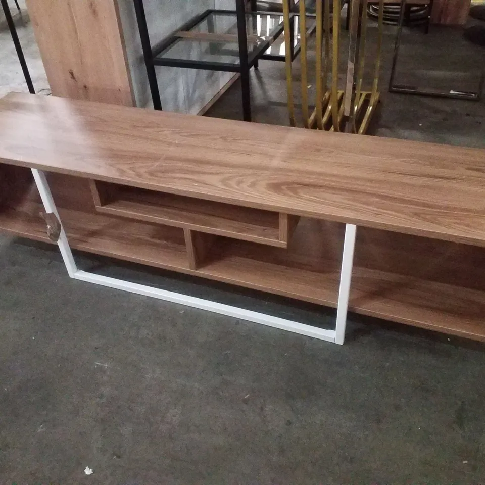 BELERA TV STAD FOR TVS UP TO 65" - OUR OAK/WHITE