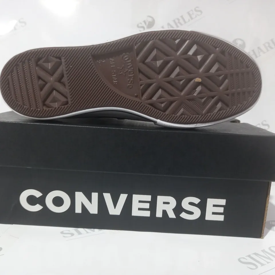 BOXED PAIR OF CONVERSE ALL STAR LIFT HI TOP SHOES IN BLACK W. GLITTER EFFECT UK SIZE 3.5