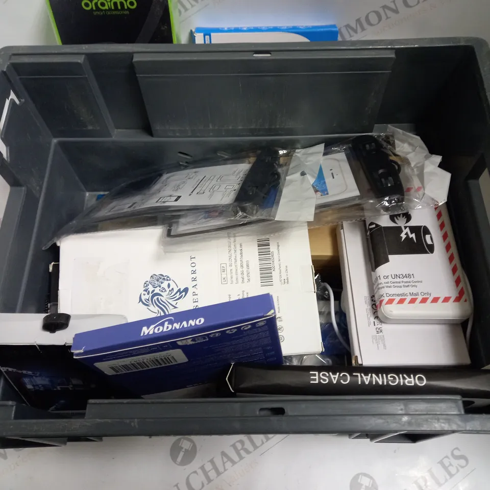 BOX TO CONTAIN APPROX. 16 X ASSORTED PHONE ACCESSORIES. INCLUDES POWER BANKS, PHONE CASES ETC. BRANDS VARY 