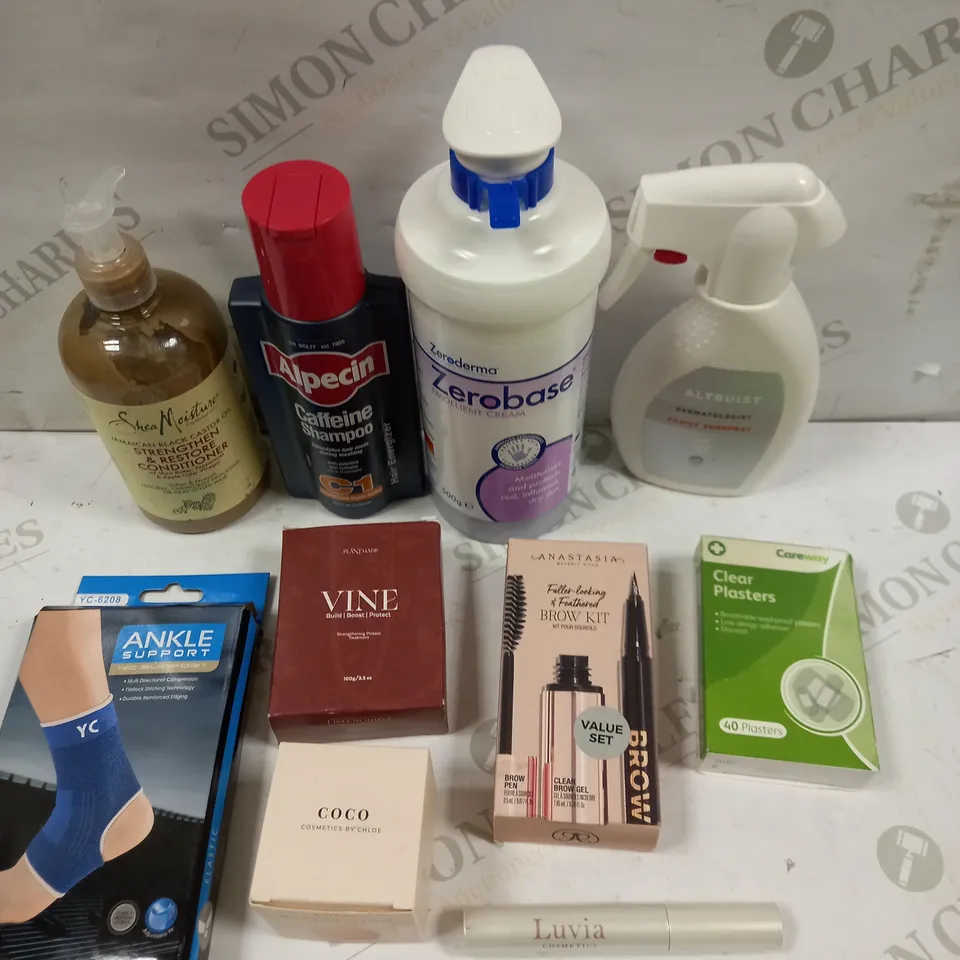 BOX OF APPROXIMATELY 25 ASSORTED HEALTH & BEAUTY PRODUCTS TO INCLUDE PLANTMADE VINE STRENGTHENING PROTEIN TREATMENT, ANKLE SUPPORT, ANASTASIA BROW KIT ETC 