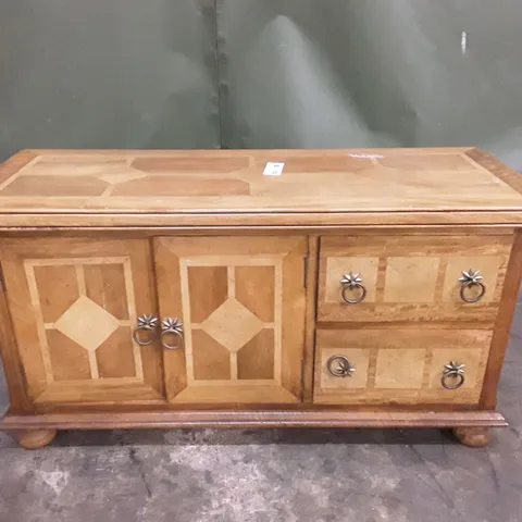 2 DOOR 2 DRAWER CABINET 