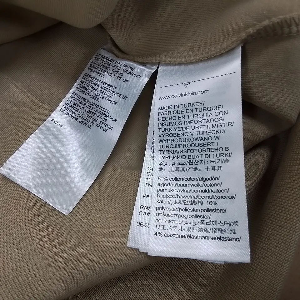 CALVIN KLEIN COMFORT FIT HALF ZIP HOODIE IN CREAM - M