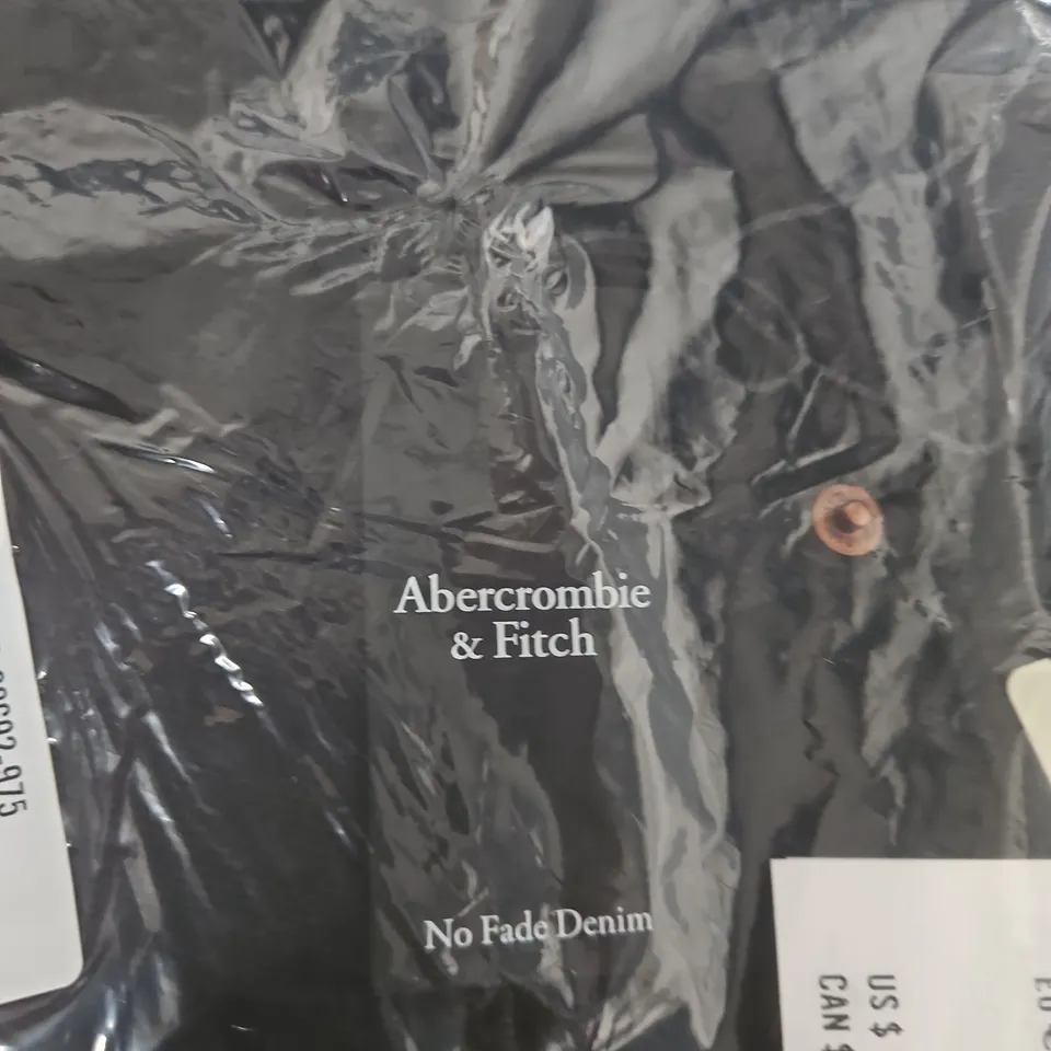 ABERCROMBIE & FITCH CURVE LOVE HIGH RISE JEANS – NO FADE DENIM, 29 REGULAR