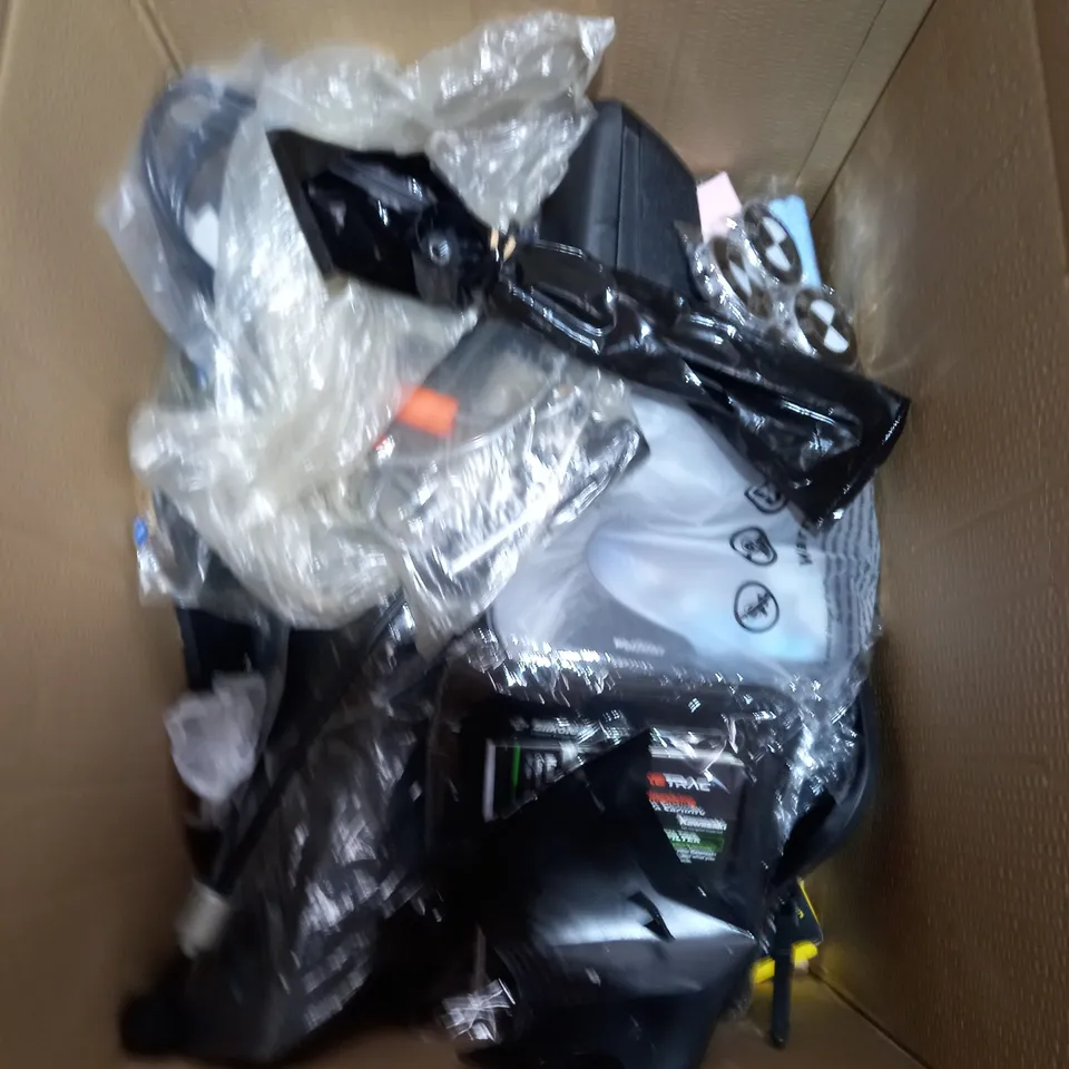 LOT OF ASSORTED ITEMS TO INCLUDE, TOOLS - AIR PIMP - / COLLECTION ONLY 
