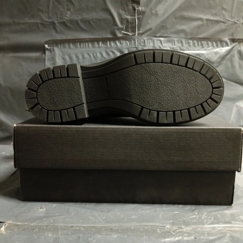 BOXED PAIR OF MASSIMO DUTTI CHELSEA ANKLE BOOTS IN DARK CHOCOLATE SIZE UK 4