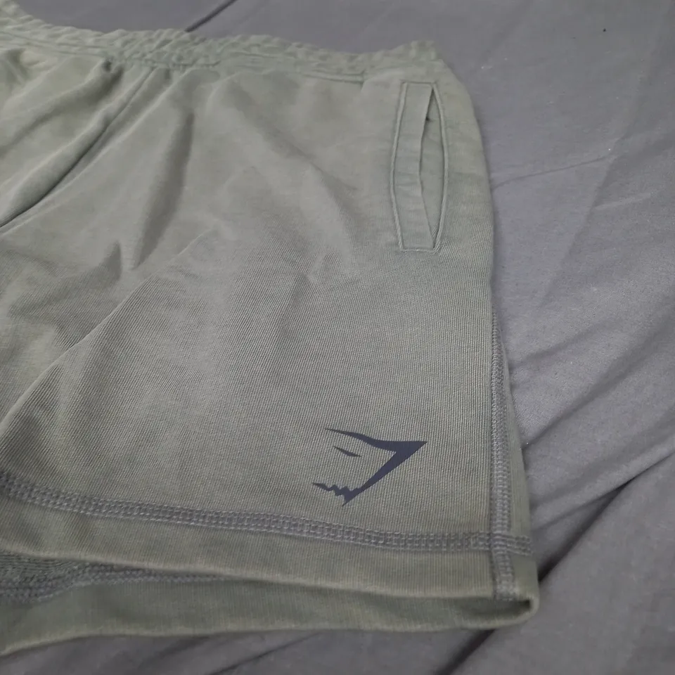 GYMSHARK HERITAGE SHORTS SIZE M