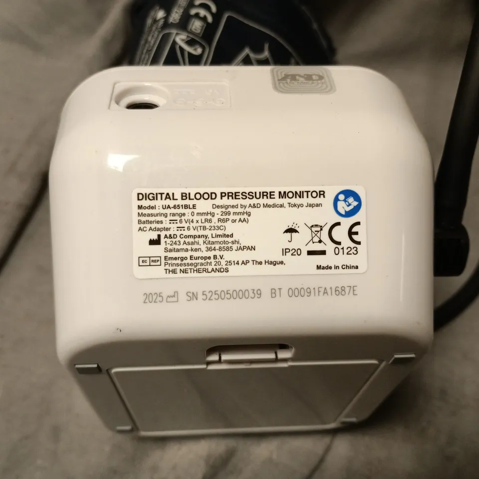 A&D UA-651BLE Digital Blood Pressure Monitor with cuff