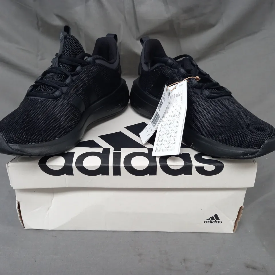 BOXED PAIR OF ADIDAS RACER TR23 SHOES IN BLACK UK SIZE 6
