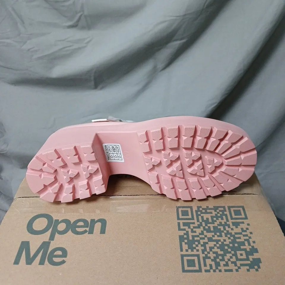 KOI PINK PATENT MARY JANE SHOES WITH BUCKLE STRAP – PLATFORM HEEL SIZE 6