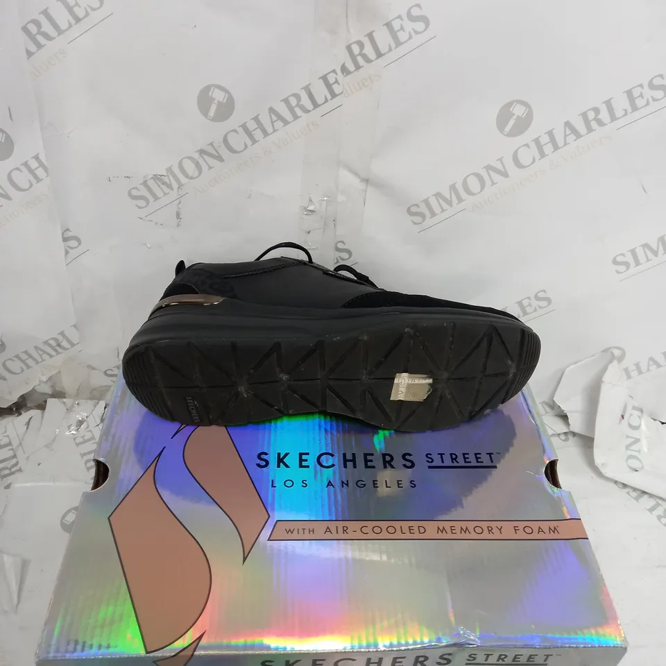 BOXED SKECHERS BILLION TRAINERS, BLACK - SIZE 6 