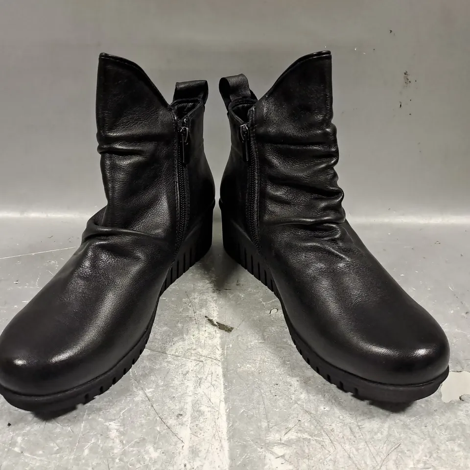 BOXED PAIR OF LOTUS CORDELIA ANKLE BOOTS IN BLACK EU SIZE 39