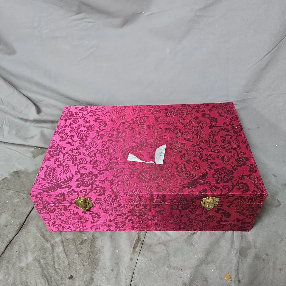 BLACK OBSIDIAN FENG SHUI DECORATIVE SET IN PINK CASE