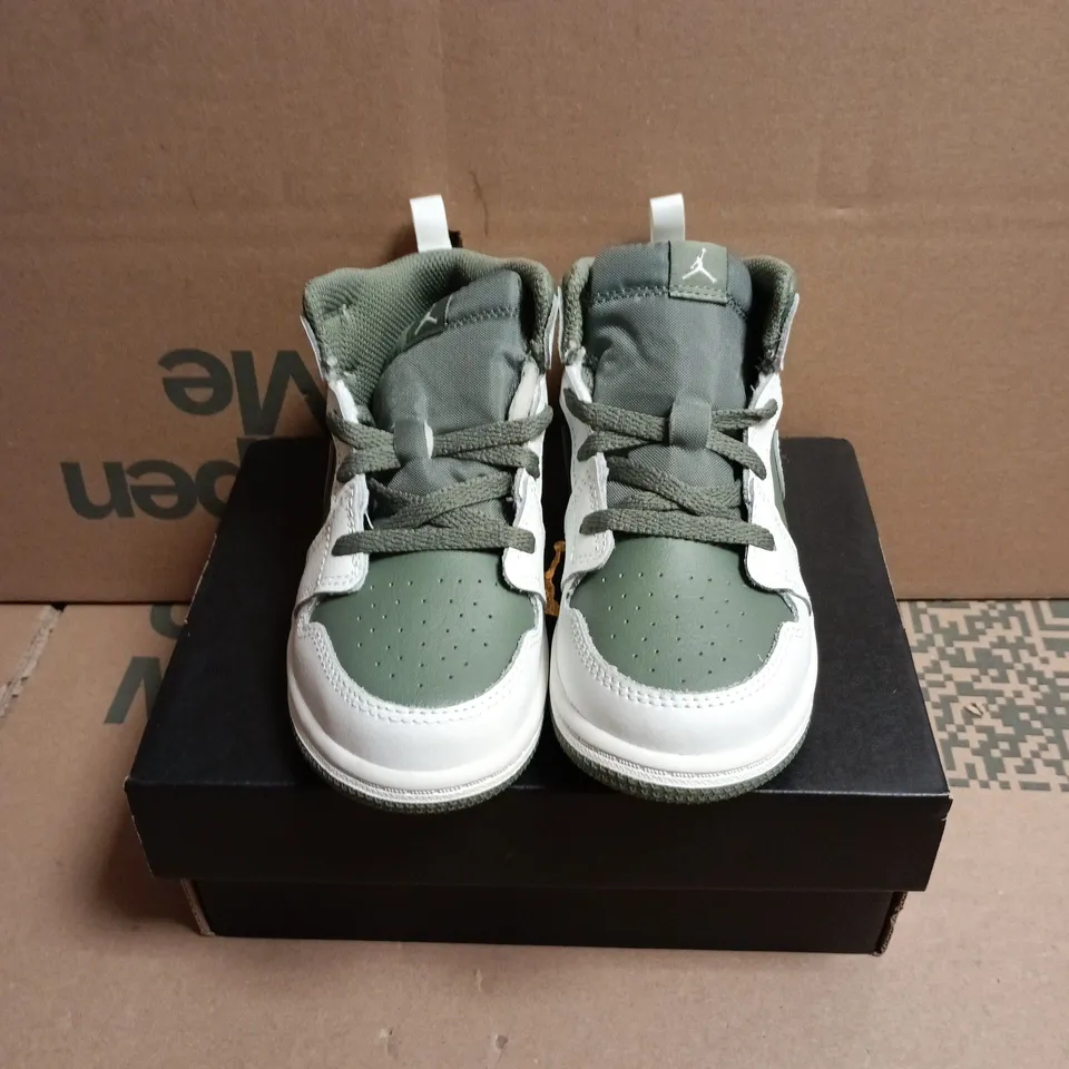 JORDAN 1 MID TD KIDS SNEAKERS – SUMMIT WHITE & GREEN, UK 9.5 – BOXED
