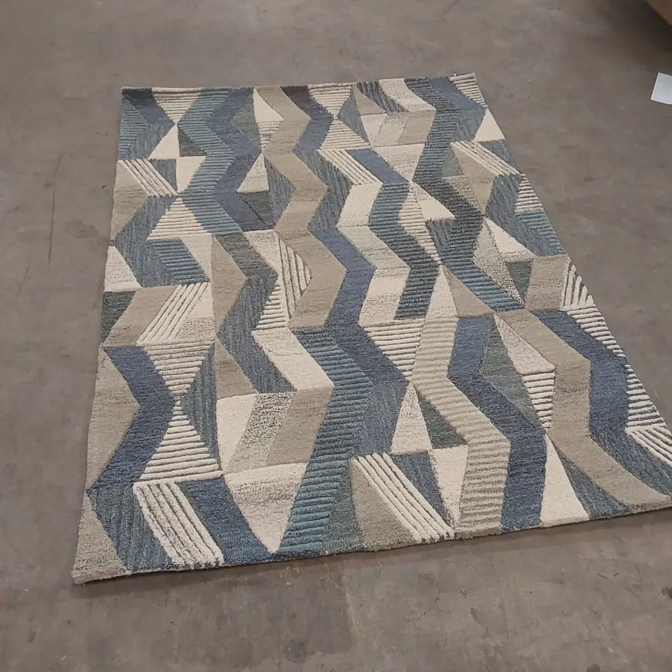 QUALITY DESIGNER AREA RUG - APPROXIMATELY 170 x 120cm