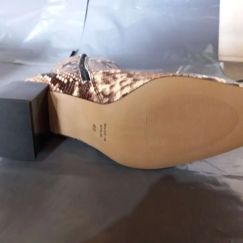 BOXED SOLEA QUIGEL TAUPE ANKLE BOOTS SIZE 7