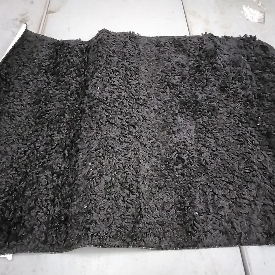 BRAND NEW GILDER BATH MAT SIZE 40 X 55CM IN BLACK