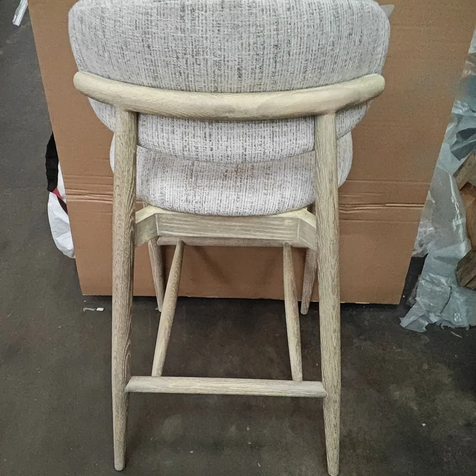 TEXTURED OFF WHITE HIGH DINING CHAIR ON WOODEN BASE