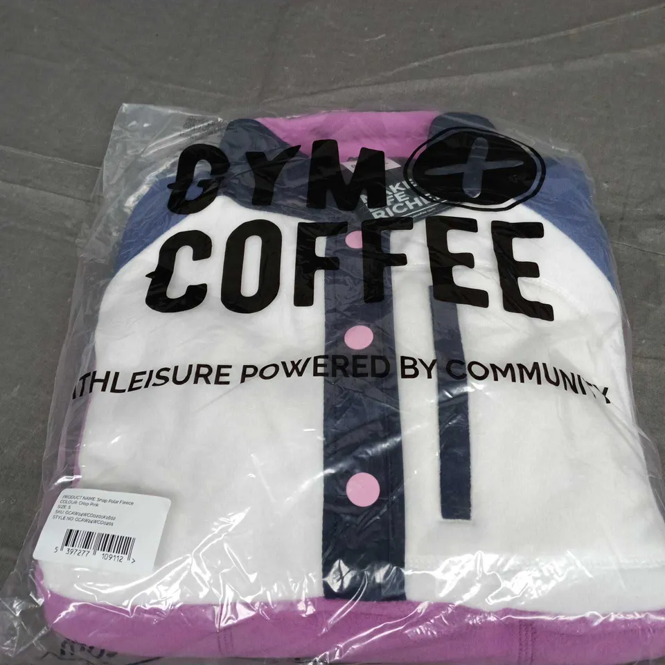 GYM + COFFEE SNAP POLAR FLEECE – CRISP PINK, UK SMALL (SIZE S)