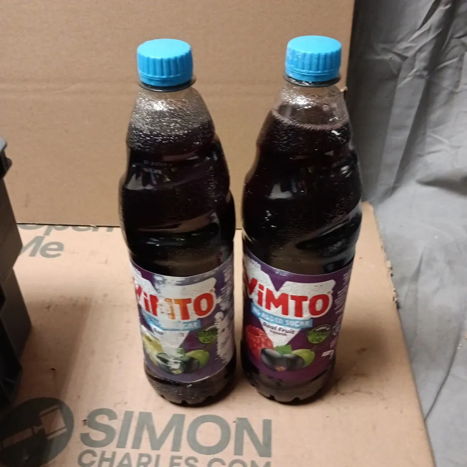 TOTE OF APPROXIMATELY 10 ASSORTED FOOD AND DRINK TO INCLUDE: 2X VIMTO NAS 1L