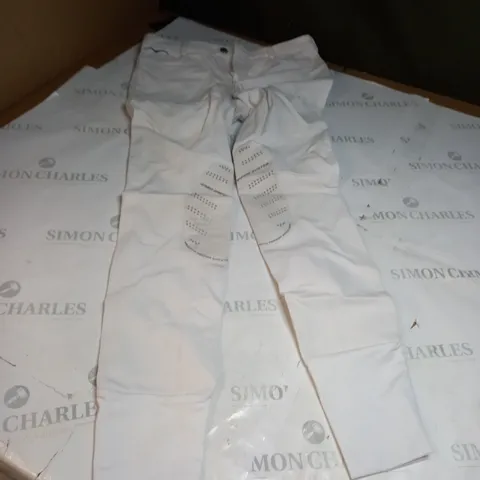 AMINO GRIPPING WHITE TROUSERS SIZE M 