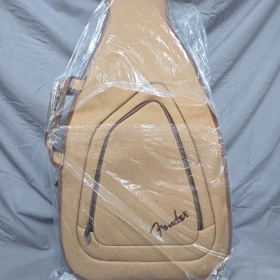 FENDER GUITAR GIG BAG – TAN FABRIC, BACKPACK STYLE