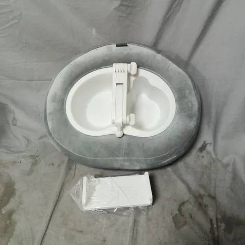 TRYONE PILLOW STAND BZ-01 WITH PLUSH GREY PILLOW BASE