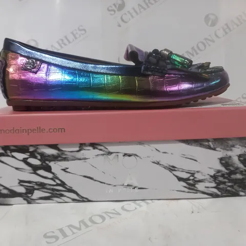 BOXED PAIR OF MODA IN PELLE ETHELIA LOAFERS IN RAINBOW SIZE 7