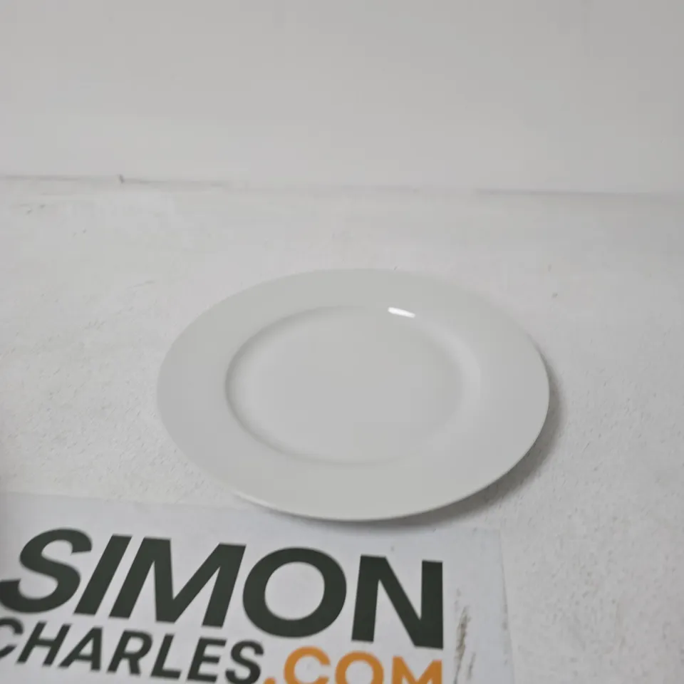 APPROXIMATELY 6 X PLAIN WHITE CERAMIC PLATE – ROUND DINNER PLATE
