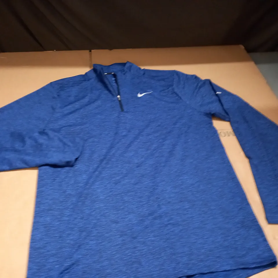 NIKE RUNNING QUARTER ZIP TOP IN BLUE - M