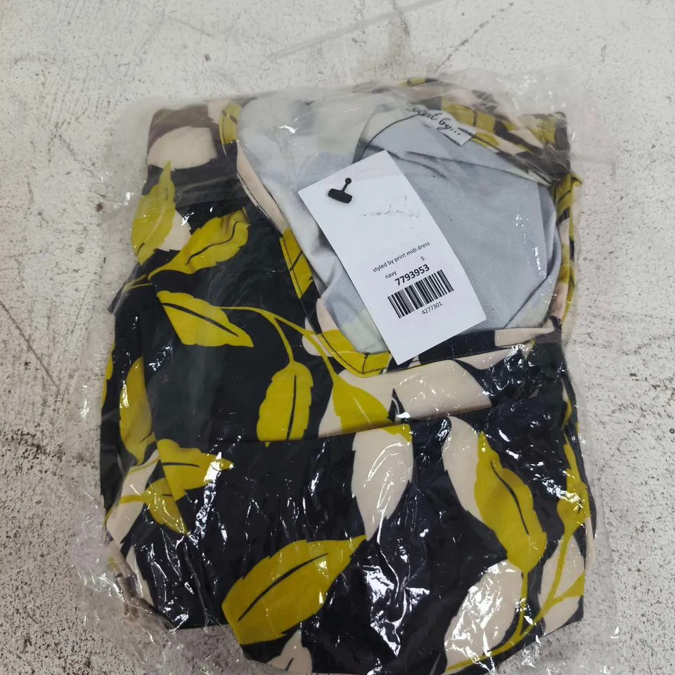 STYLED BY PRINT MIDI DRESS – NAVY & YELLOW LEAF PRINT, SIZE S