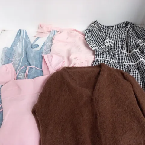 LARGE QUANTITY OF ASSORTED CLOTHING ITEMS TO INCLUDE NOBODYS CHILD, F&F AND BONMARCHE