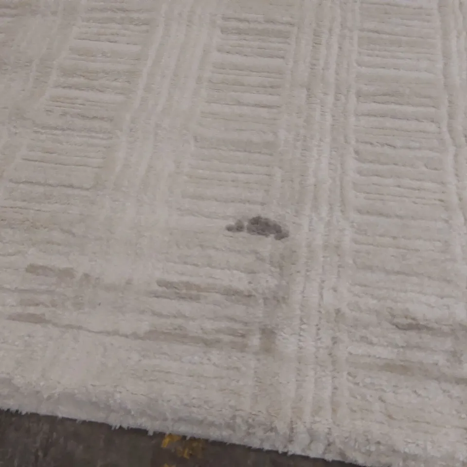 QUALITY DESIGNER AREA RUG - APPROXIMATELY 270 x 195cm