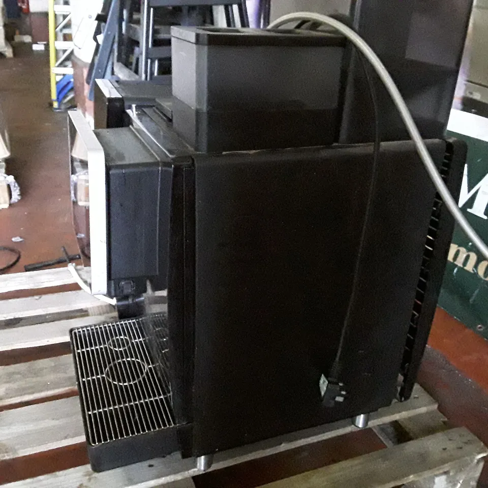FRANKE FCS4043 COMMERCIAL COFFEE MACHINE WITH MILK FRIDGE