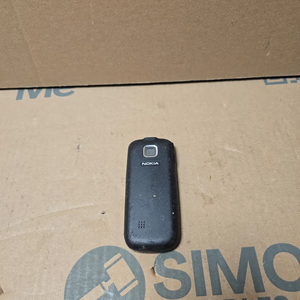 NOKIA 2330 MOBILE PHONE