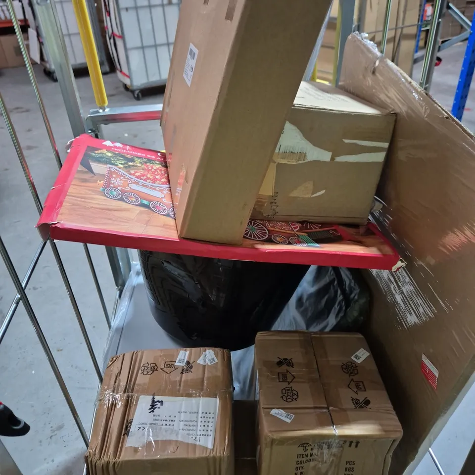 CAGE OF APPROXIMATELY 10 ASSORTED HOUSEHOLD ITEMS TO INCLUDE - FLEXIBLE LARGE TUBS - CHRISTMAS TRAIN - CLEAR PLASTIC LARGE STORAGE CONTAINER - COLLECTION ONLY