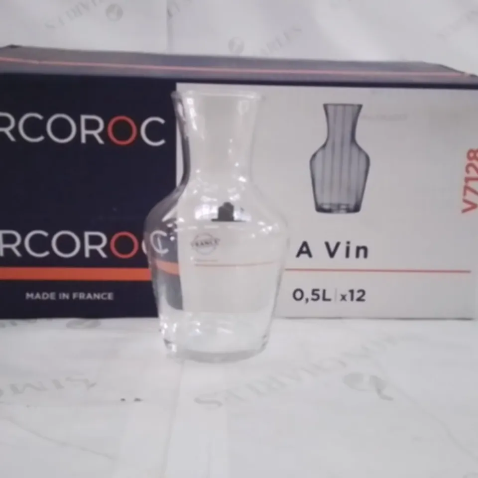 BOXED ARCOROC VIN CARAFE APPROXIMATELY 12