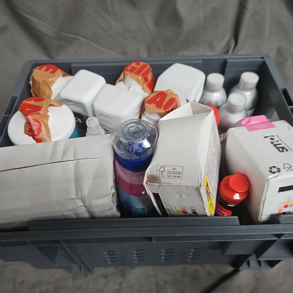 APPROXIMATELY 10 ASSORTED HOUSEHOLD ITEMS TOO INCLUDE WASHING UP LIQUID , PH DOWN , ETC 