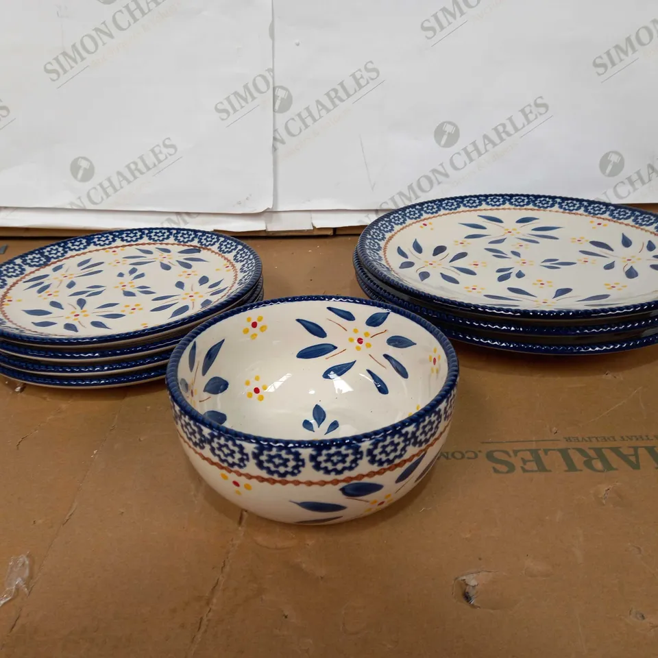 TEMPTATIONS PATTERNED DINNERWARE SET