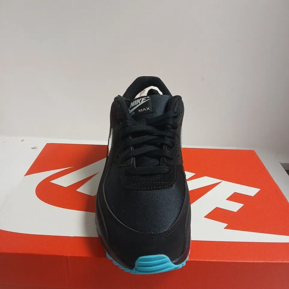 BOXED PAIR OF NIKE AIR MAX 90 PRM TREBLE –UK SIZE 8