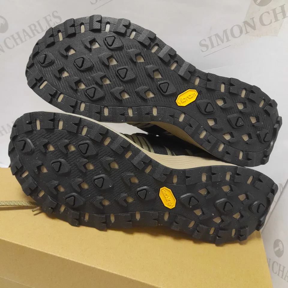 MERRELL EMBARK LACE UP TRAINERS, OLIVE - SIZE 10 