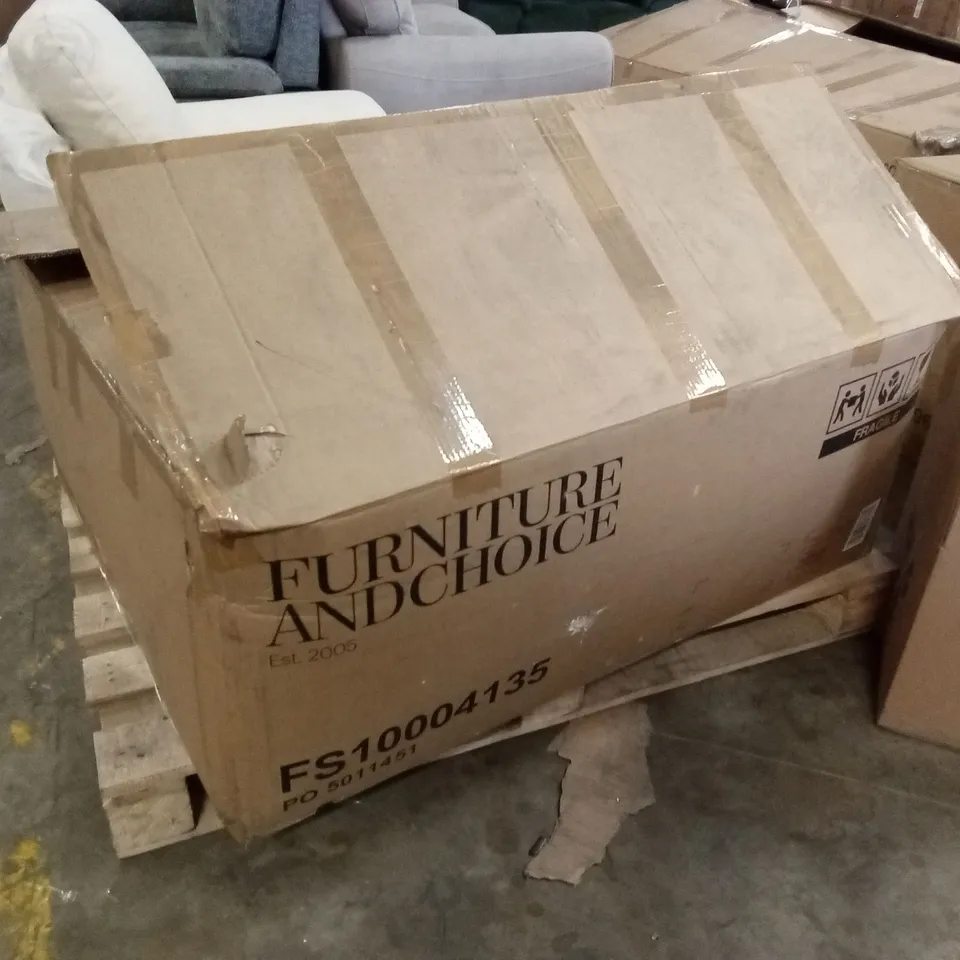 BOXED GRACE 2 SEATER SOFA, MOSS GREEN CLASSIC VELVET // PARTS MISSING