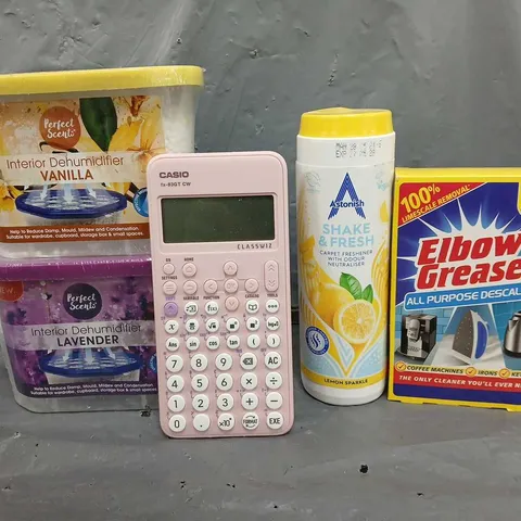 BOX OF APPROXIMATELY 12 ASSORTED ITEMS TO INCLUDE - ELBOW GREASE , CASIO CALULATOR , SHAKE & FRESH ETC