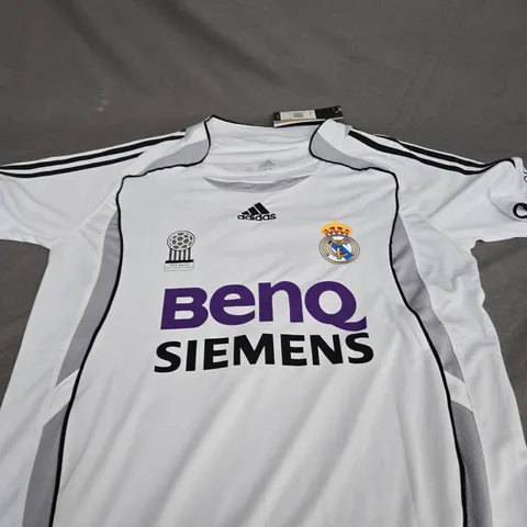 RETRO REAL MADRID HOME JERSEY WITH RONALDO 9 SIZE SMALL