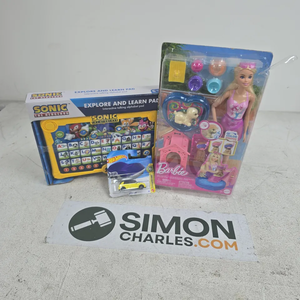 APPROXIMATELY 10 ASSORTED TOYS & GAMES PRODUCTS TO INCLUDE SONIC EXPLORE AND LEARN PAD, BARBIE PUPPY POOL PARTY, HOT WHEELS COUPE CLIP, ETC