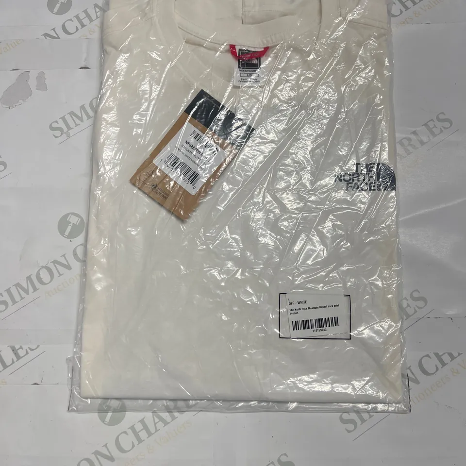 THE NORTH FACE MOUNTAIN REPEAT BACK PRINT T SHIRT IN OFF WHITE SIZE L