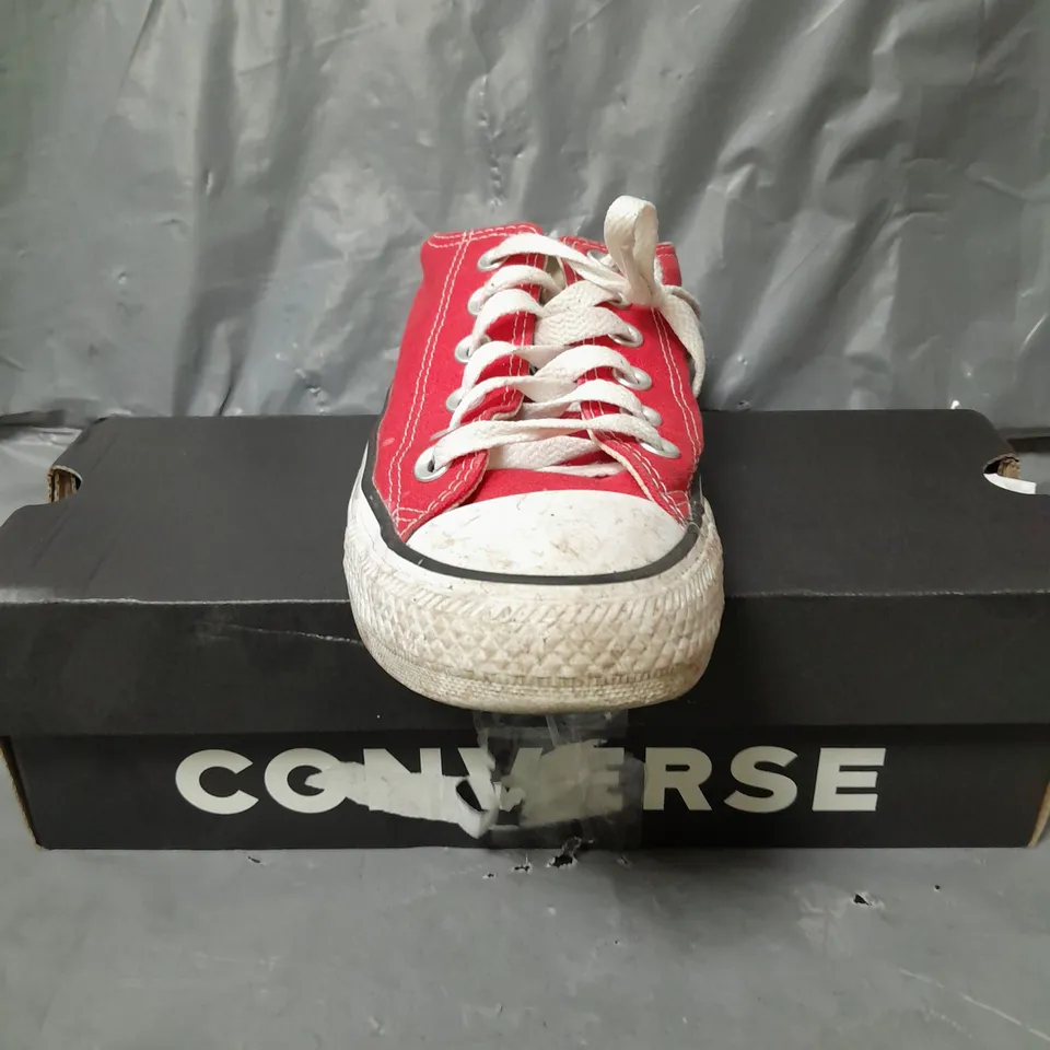 CONVERSE OX TRAINERS - RED SIZE 5