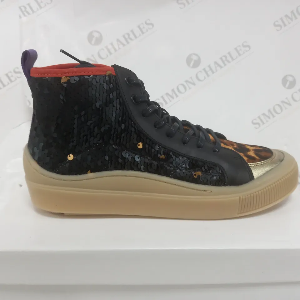 BOXED PAIR OF MODA IN PELLE BEATRYCE HIGH TOP TRAINERS SIZE EUR 39