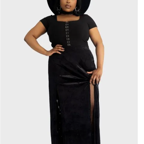 BRAND NEW KILLSTAR COMA STAR MAXI SKIRT SIZE S
