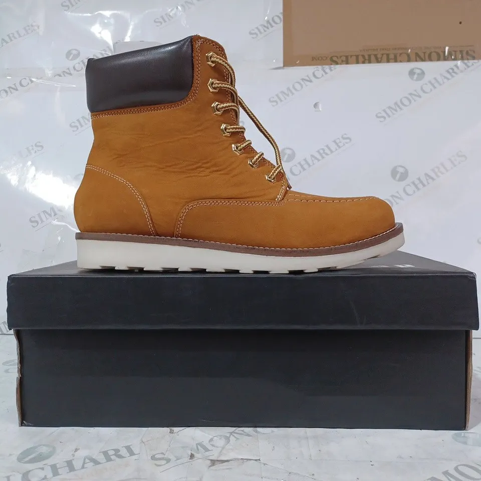 BOXED PAIR OF FIRETRAP BEDWORTH BOOTS IN TAN UK SIZE 7